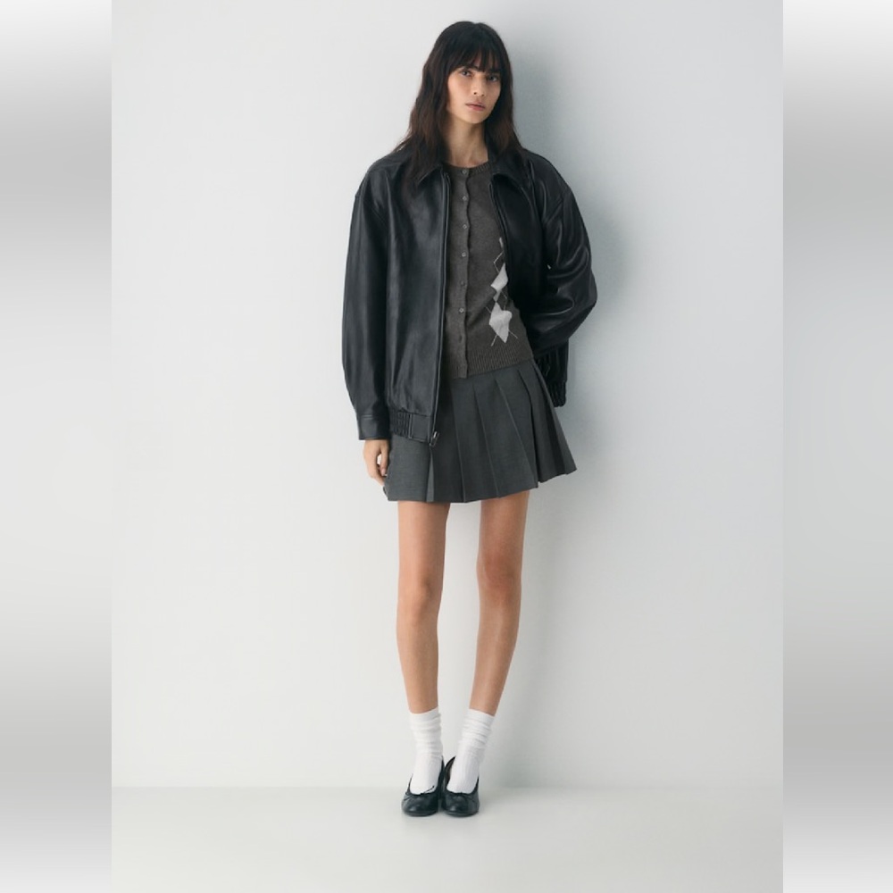 Aritzia’s Sunday Best Olive Micro Skirt in Heathered Charcoal